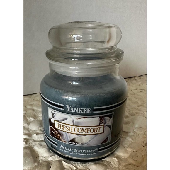 Yankee Candle Fresh Comfort 14.5oz Jar Candle Black Band - Picture 1 of 2